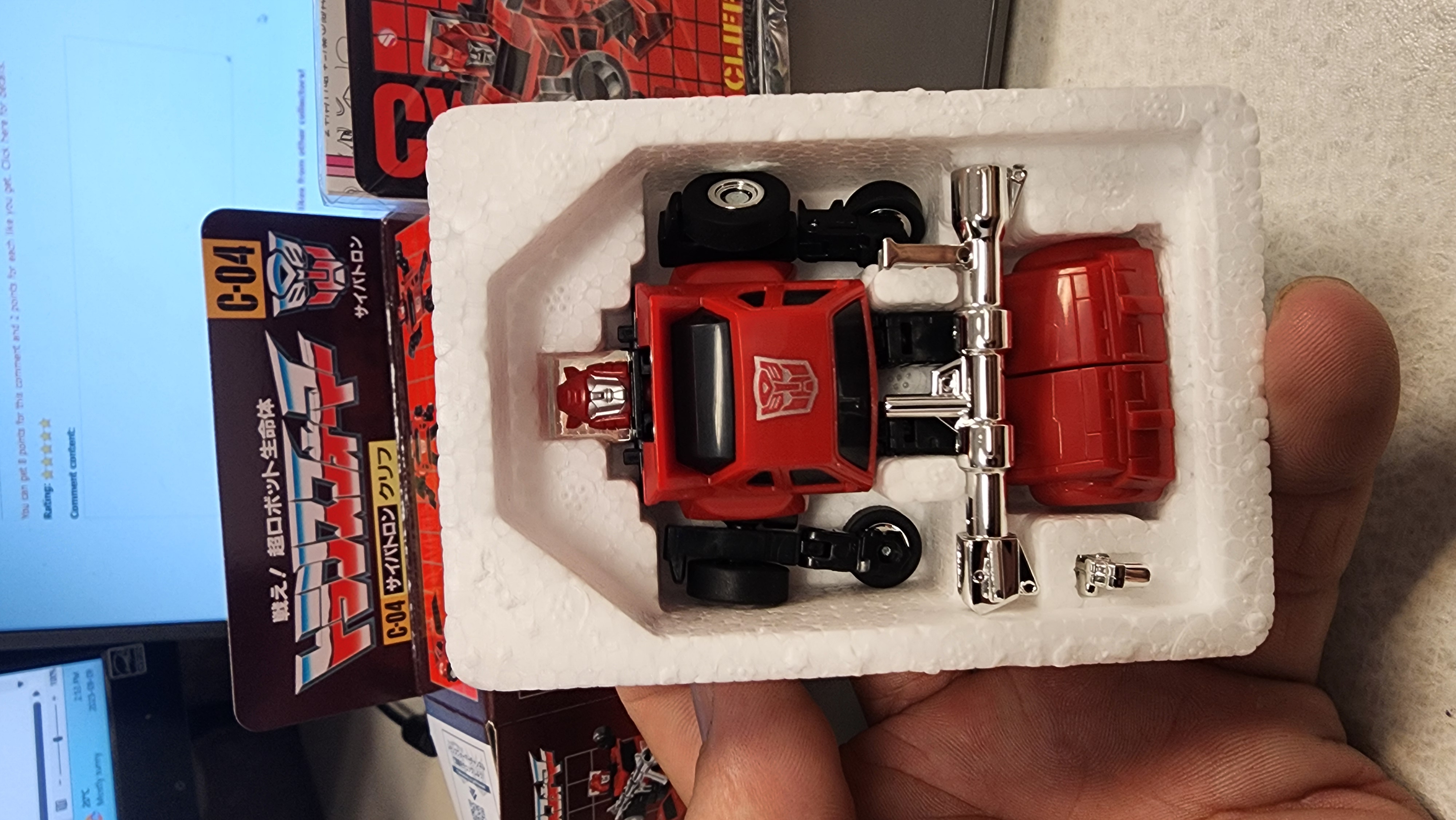 Takara Tomy Missing Link C-04 G1 Highly Movable Cliffjumper