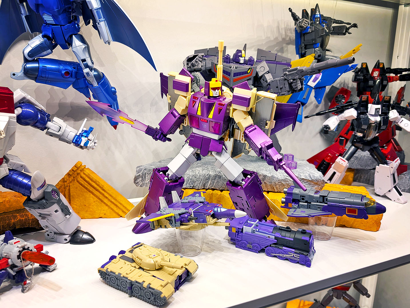 Reviews of FansToys FT-21 Berserk Blitzwing