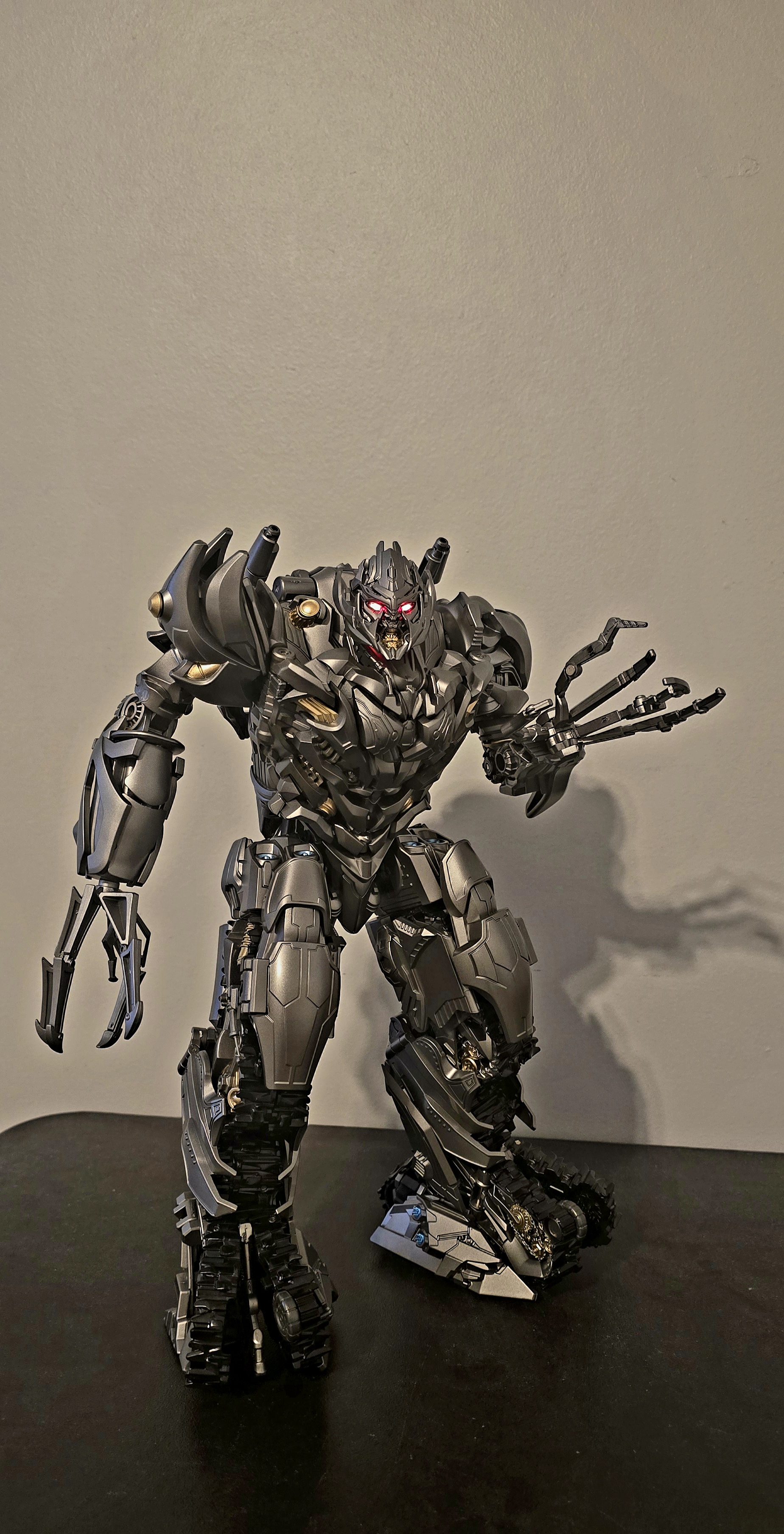 Reviews of Black Mamba LS-06 LS06 Megatron Studio Series SS13 SS-13