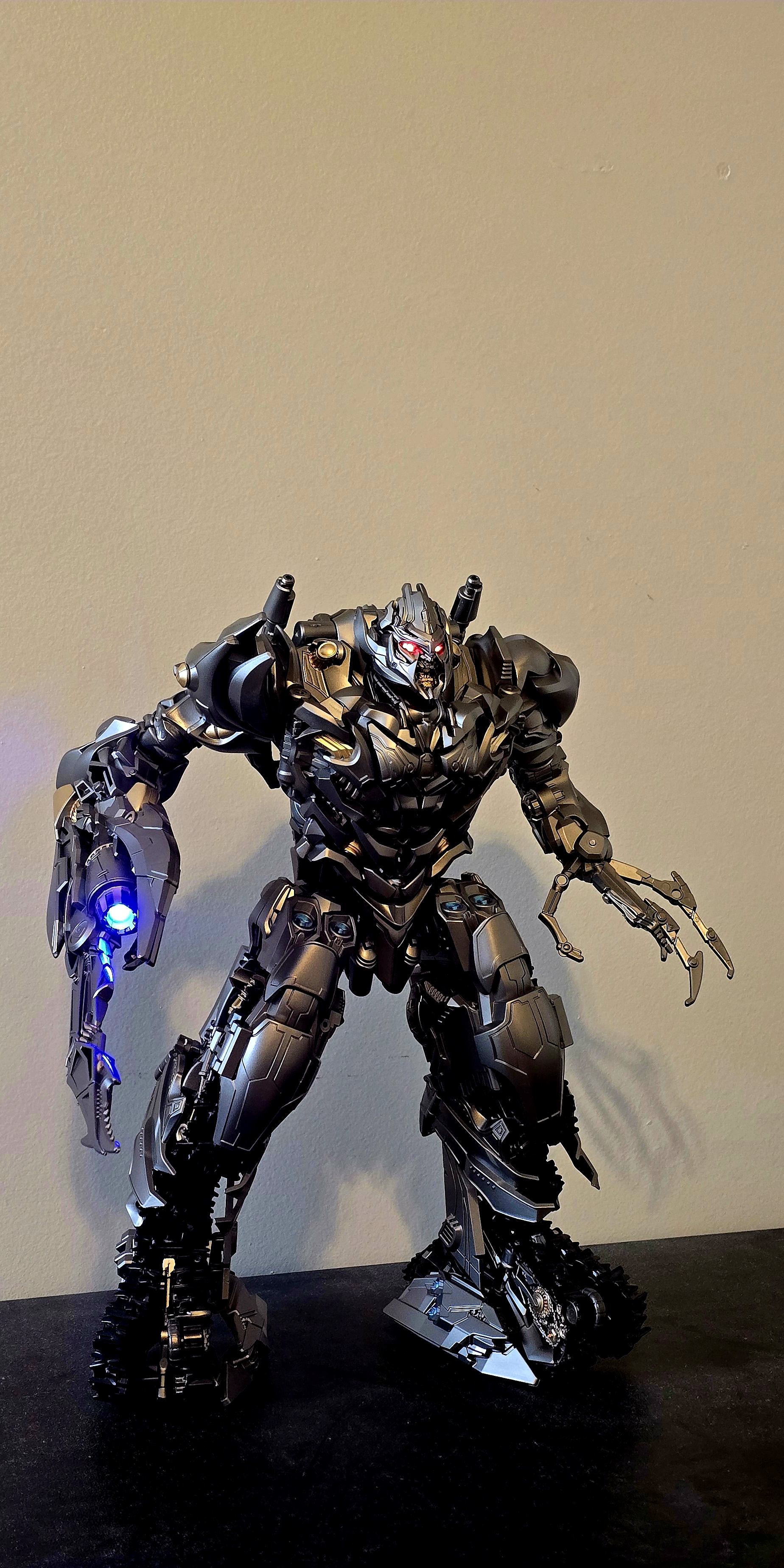 Reviews of Black Mamba LS-06 LS06 Megatron Studio Series SS13 SS-13
