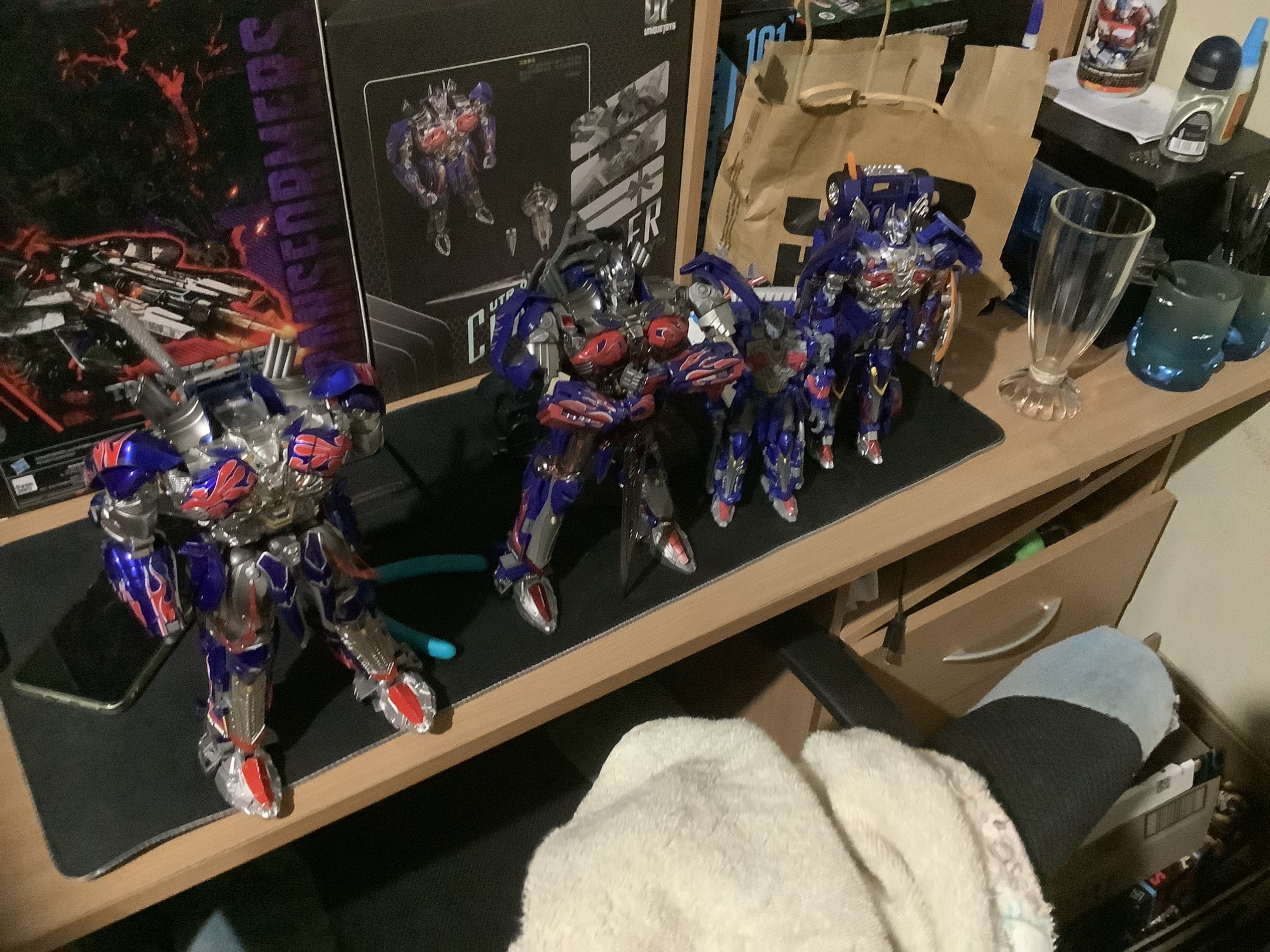 Reviews of Unique Toys R-02 Challenger Optimus Prime