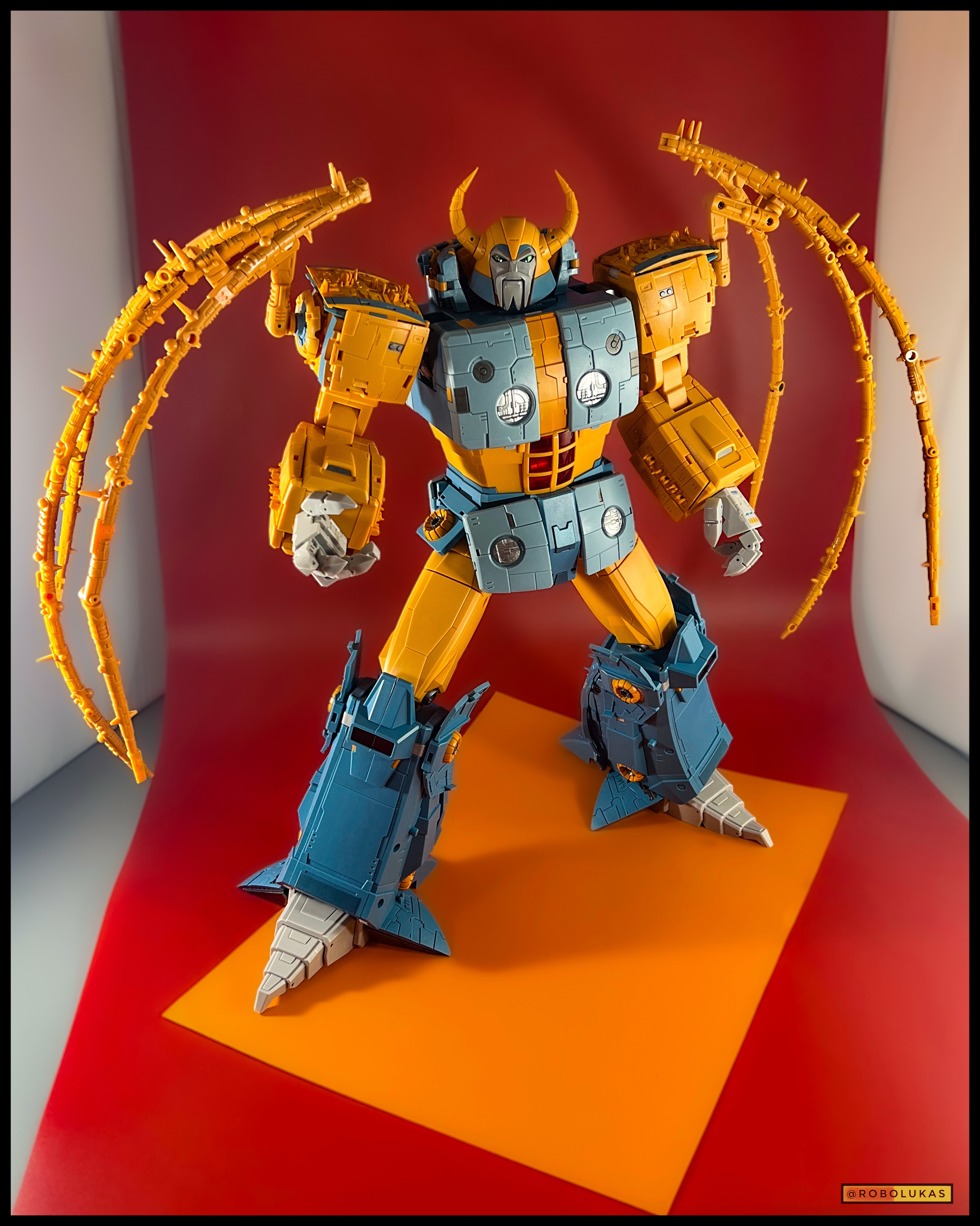 01-Studio 01S01F Cell Unicron 14in G1 Figure | ShowZStore.com