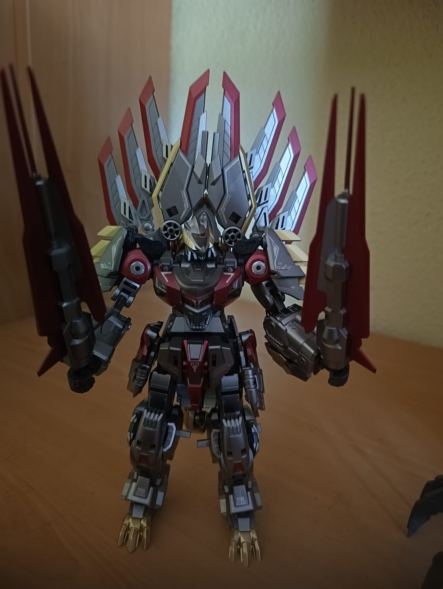 Reviews of Cang-Toys TA-HYL003 Longyan Hero Class Breakhorn Slag