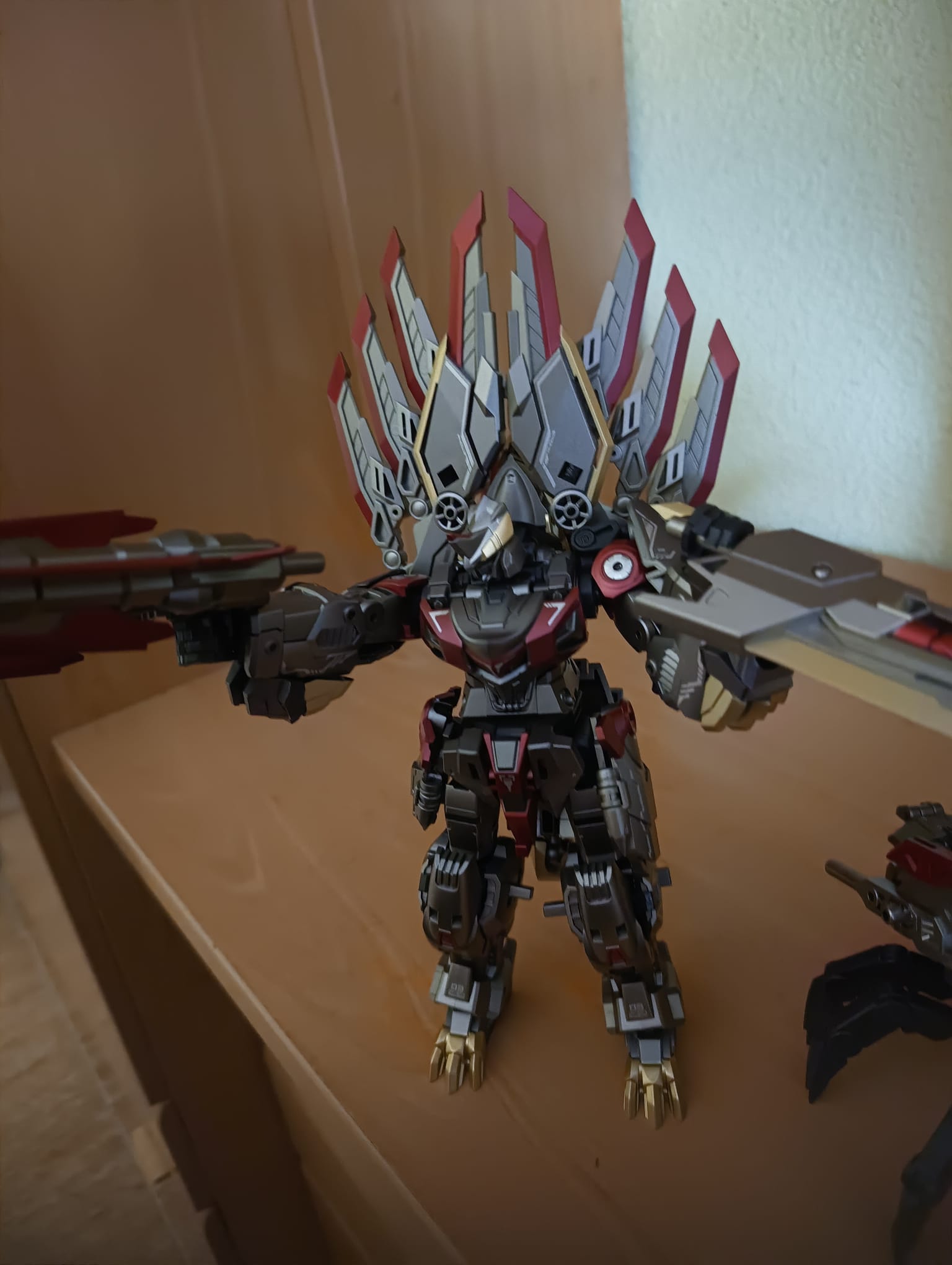Reviews of Cang-Toys TA-HYL003 Longyan Hero Class Breakhorn Slag