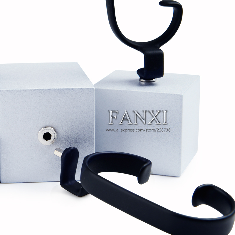 FANXI Custom Logo Jewelry Exhibitor Organizer Silver Lacquer Base With Black Rubber C ring For Bangle Bracelet Watch Display Holder