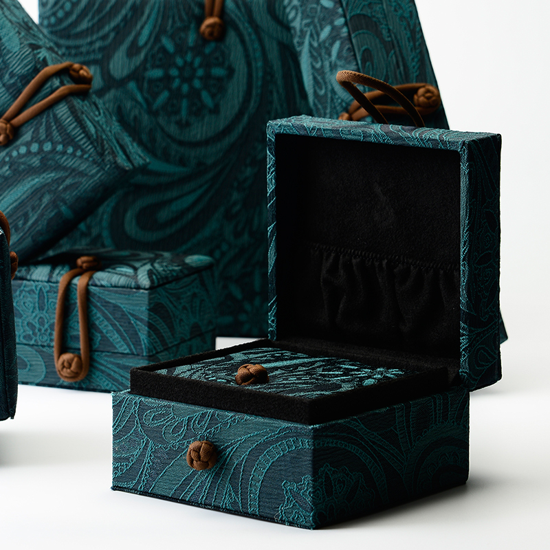 FANXI Unique Handmade Chinese Green Silk Embroidery Suede Insert Boxes for Jewelry Ring Pendant Bracelet Gift Packaging Box