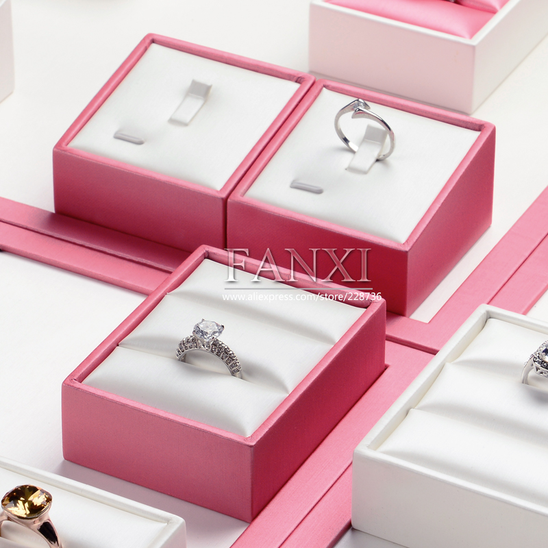 FANXI Elegant Rose Red Color PU Leather Jewelry Display Set For Rings Counter Exhibition