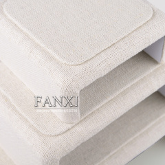 FANXI Direct Supplier China Creamy White Linen Holder Jewelry Display Set Necklace Bracelet Bangle Watch Exhibitor Jewelry Display Stand