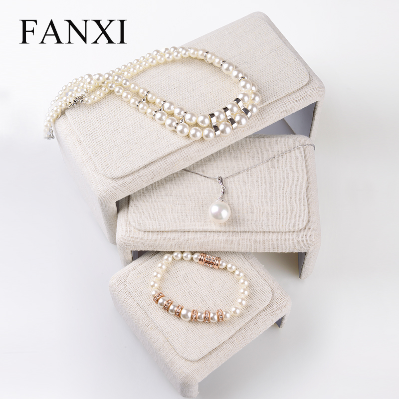 FANXI Direct Supplier China Creamy White Linen Holder Jewelry Display Set Necklace Bracelet Bangle Watch Exhibitor Jewelry Display Stand