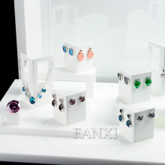 FANXI Custom Jewellery Shop Counter Showcase With Custom Poster For Ring Earrings Necklace White Acrylic Jewelry Display Holder