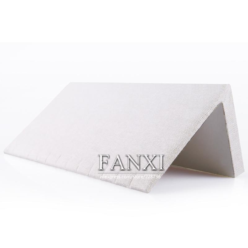 FANXI Custom Wood With Beige Linen Jewelry Display Holder For 6 Necklaces Linen Necklace Display