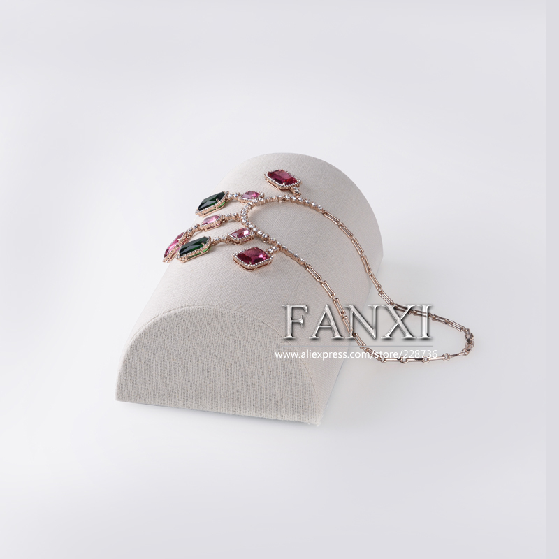 FANXI Free Style Semicircle Shape Linen Necklace Pendant Display Stand For Jewelry Counter Exhibitor