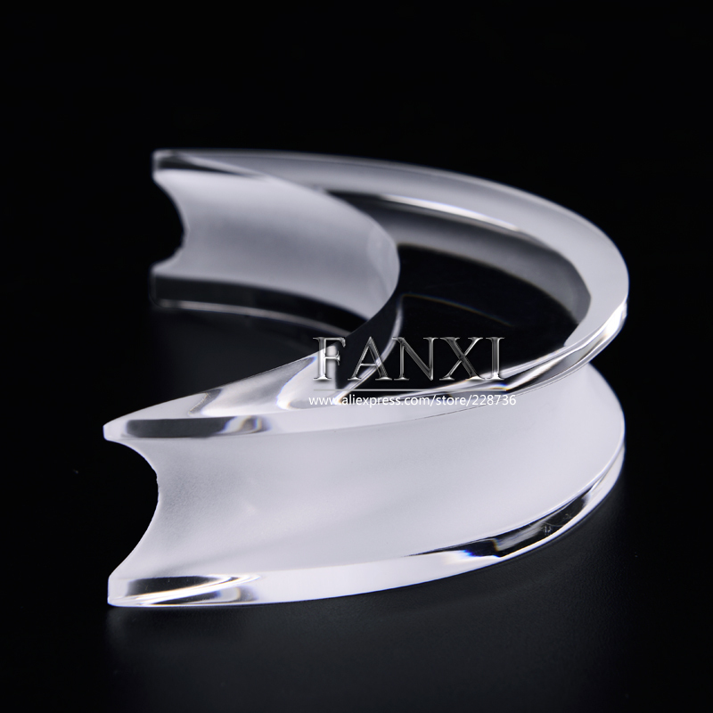 FANXI Factory Wholesale Custom Bracelet Display Shelf Stand Moon Shape Transparent Matte Acrylic Bracelet Display Rack