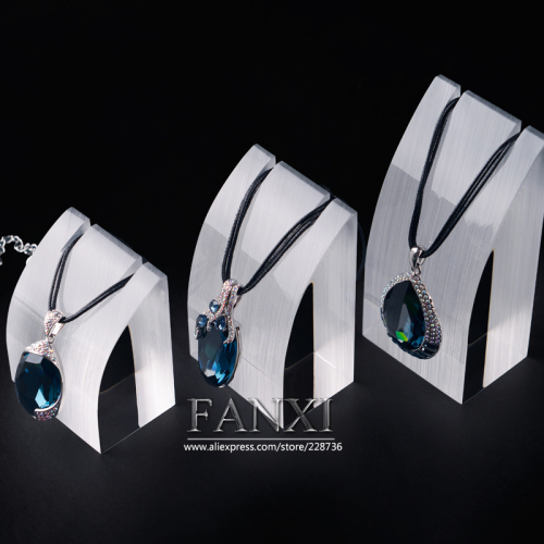 FANXI Original Design Custom Size Color Material Jewelry Display Props Acrylic Pendant Display Stand Set
