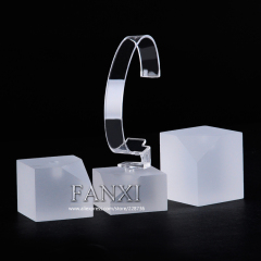 Wholesale Factory Custom Transparent Matt Acrylic Pedestal Bangle Watch Window Display Holder Rack C-ring Watch Display Stand