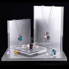 FANXI Professional Custom Logo Jewelry Ring Bracelet Necklace Display Stands Set Clear Board White Acrylic Floor Display Stand