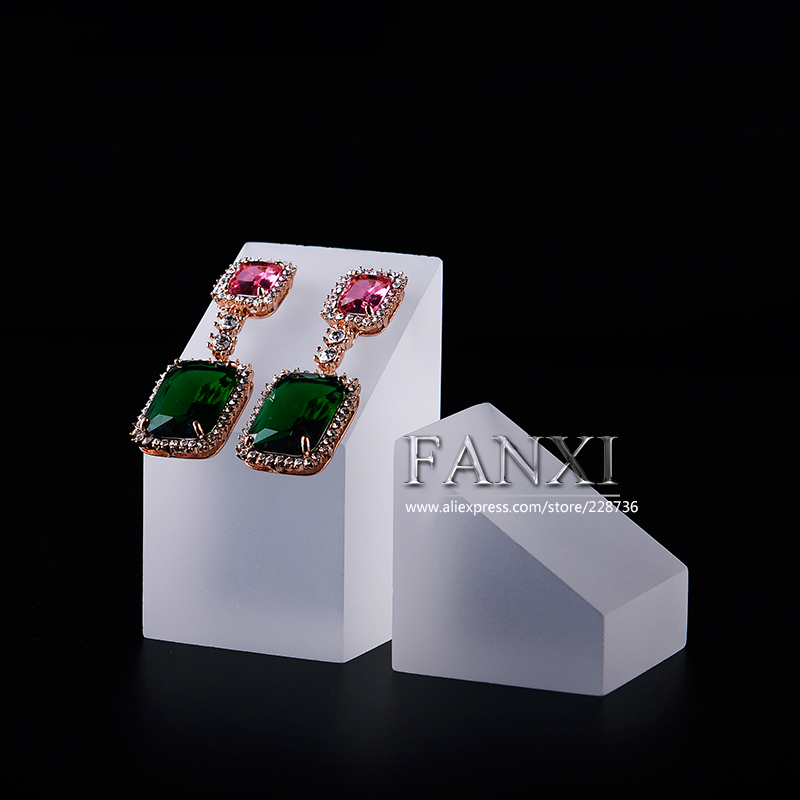 FANXI Wholesale custom frosted organic glass jewellery display stand shop counter window show case matte acrylic earring holders