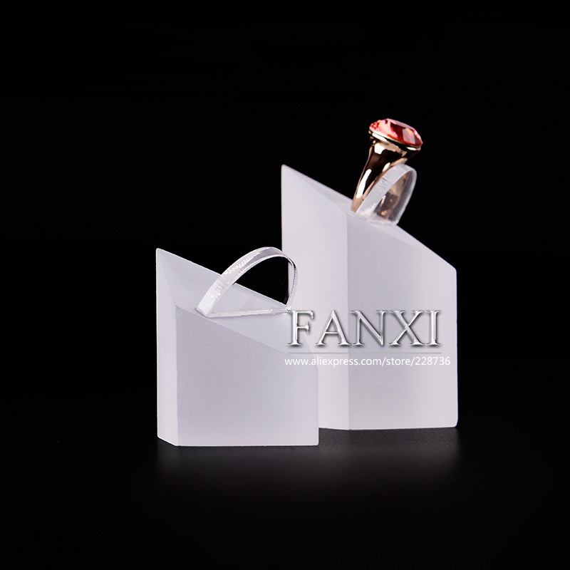 FANXI Wholesale Factory Wholesale Custom Matte Plexiglass Jewelry Display Stand Holder Frosted Acrylic Earring Ring Display