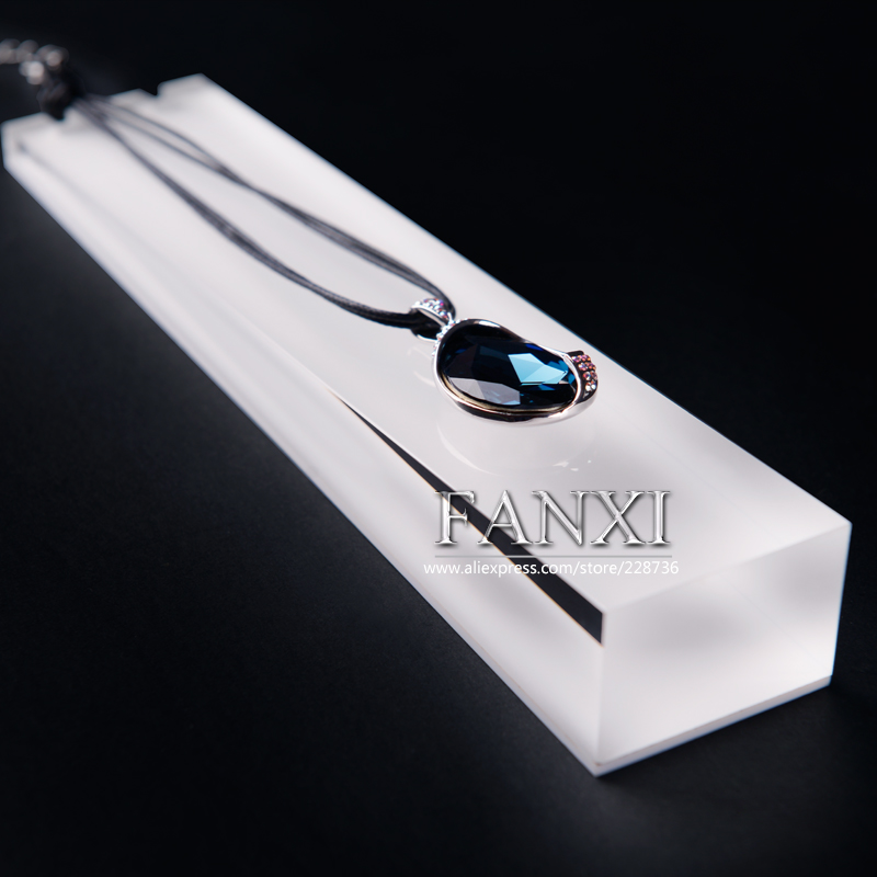 FANXI Wholesale Factory Custom Transparent Acrylic Jewellery Display For Necklace And Pendant Showcase Acrylic Jewelry Organizers