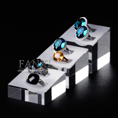 FANXI Custom Size Jewelry Holder For Finger Couple Ring Exhibition Transparent Acrylic Ring Display Rack