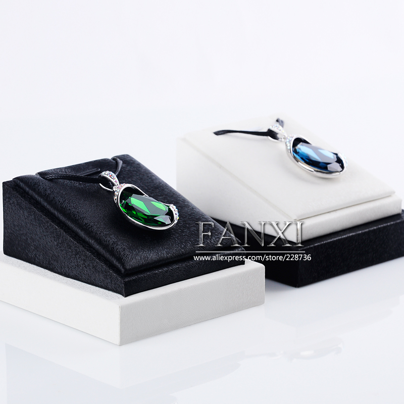 FANXI Factory Custom High Quality PU Leather Black And White Jewelry Display Pendant Necklace Display Stand