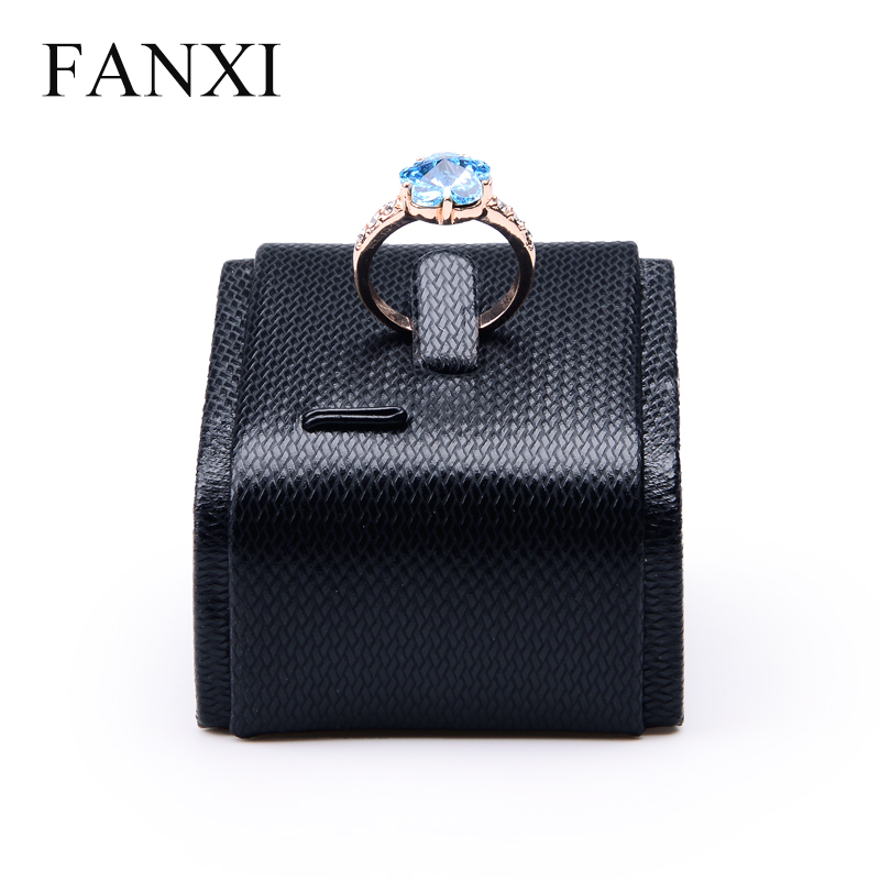 FANXI Custom Luxury Shop Counter Organizer Jewelry Display Ring Pendant Holder Stand Tilt Black PU Leather Necklace Holder