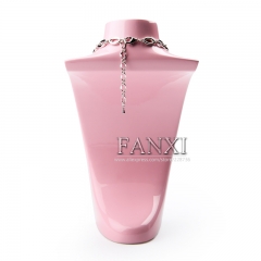 FANXI Chinese Wholesale Necklace Stand Bust Pink Lacquered Resin Mannequin Jewelry Display Resin Necklace Bust
