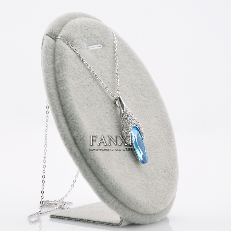 FANXI Hotselling Custom Gray Velvet Oval Shape Pendant Jewelry Display Shelf Stand Sets Shop Exhibitor Necklace Display Set