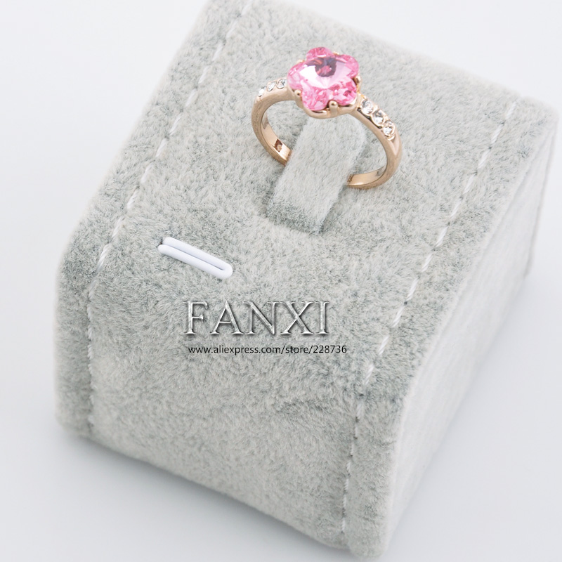 FANXI China Jewelry Display Manufacturer Wood Velvet Three-piece Ring Holder Ring Display Stand