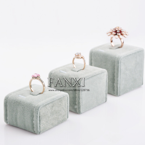 FANXI China Jewelry Display Manufacturer Wood Velvet Three-piece Ring Holder Ring Display Stand