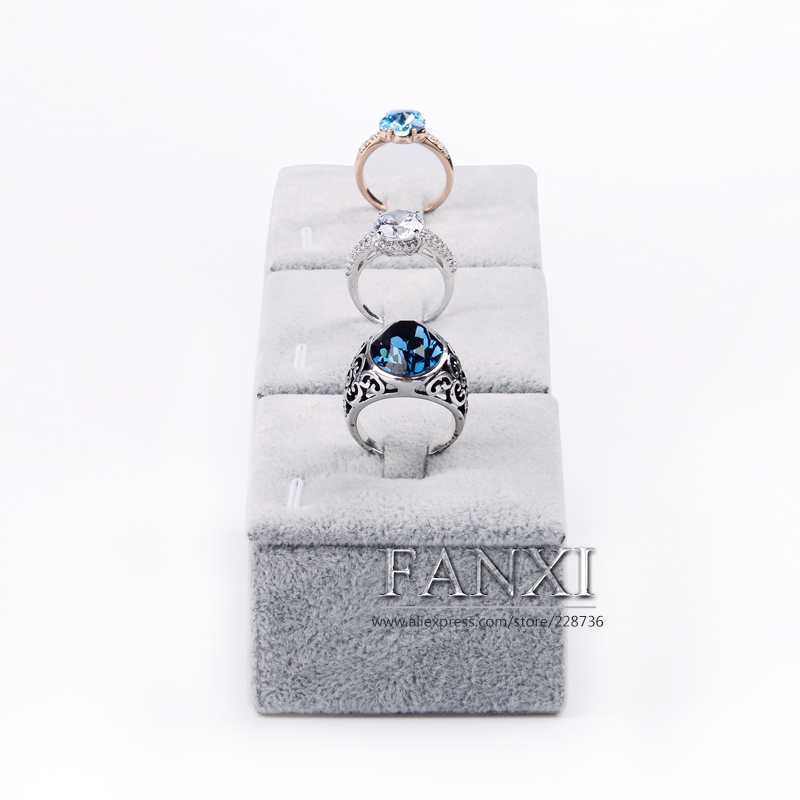 FANXI China Wholesale Square Wedding Ring Display Set Stand For Counter Shop Gray Ice Velvet Ring Display Holder