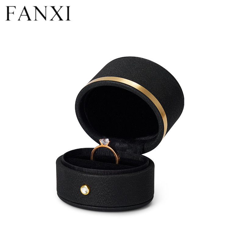 Black leather jewelry packaging box for ring pendant