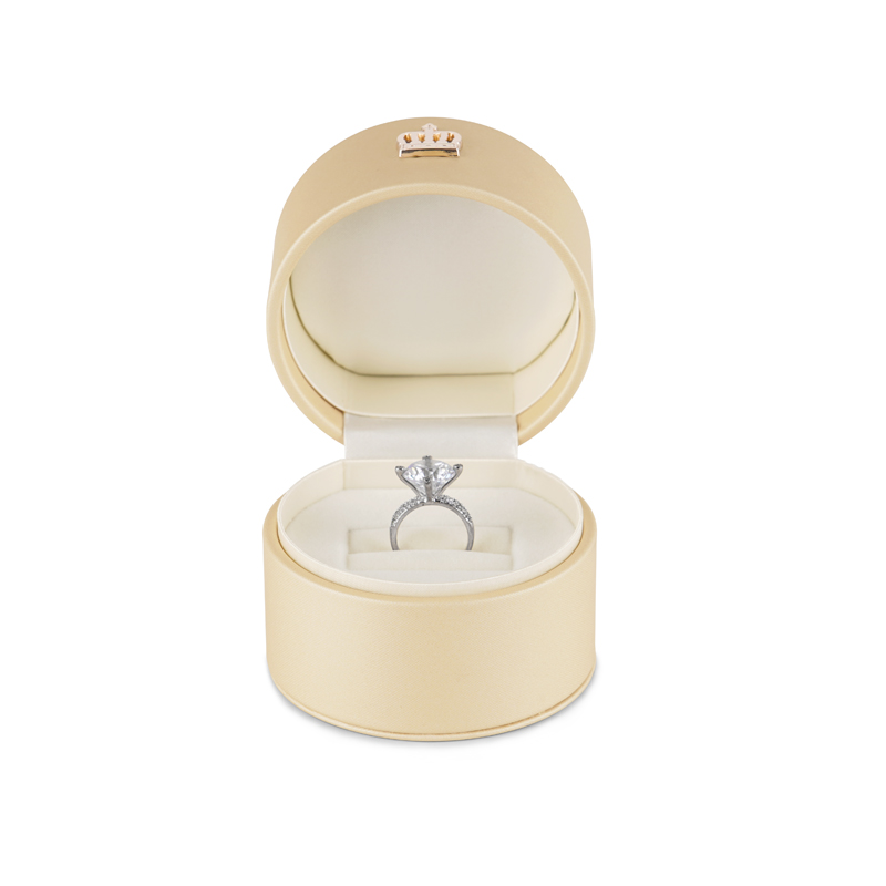 Cream leather round design jewelry box