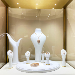 Luxury white resin jewelry display set