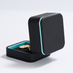 Custom logo/colour PU leather jewelry box with microfiber inside