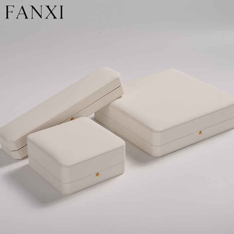 Custom logo/colour beige PU leather jewelry packing box