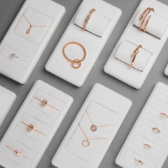 New design white microfiber jewellery display set for ring pendant bangle