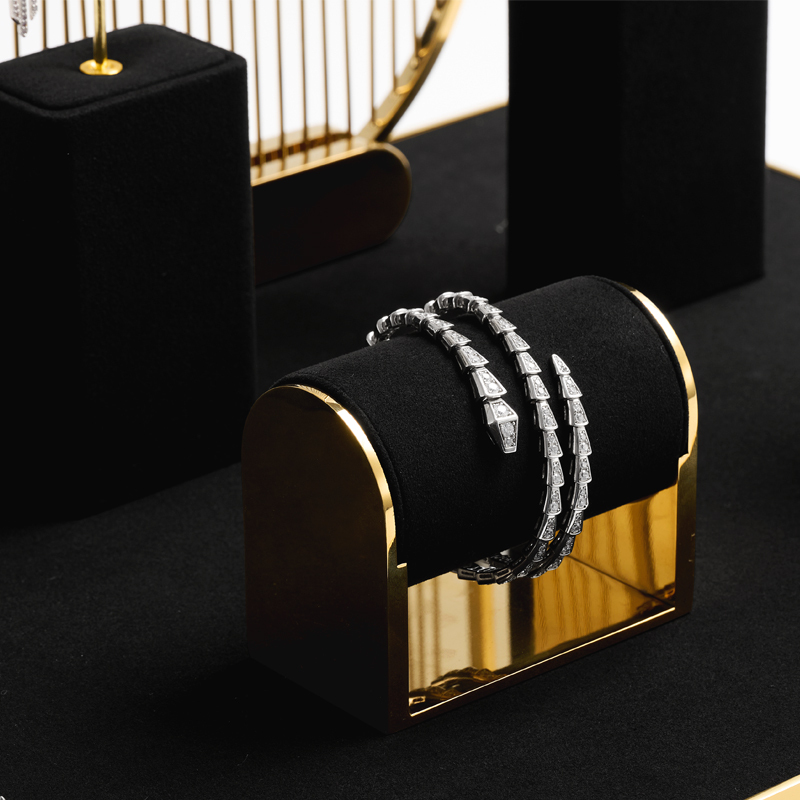 High-end metal frame jewelry display set with black microfiber