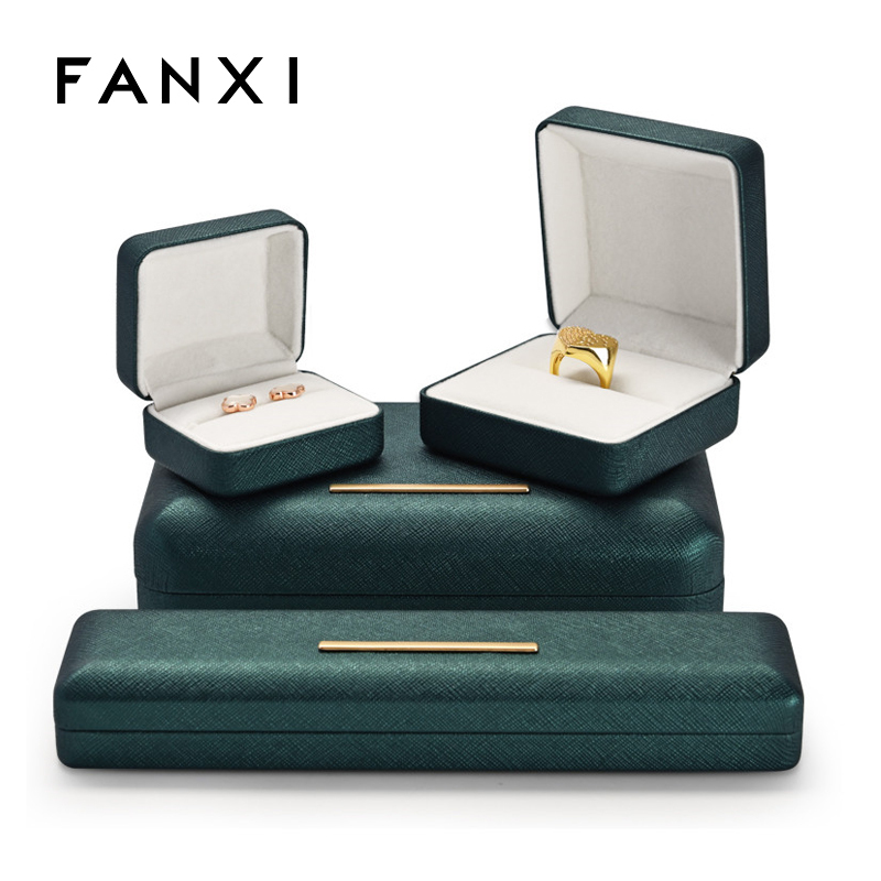 jewelry box for necklaces_jewelry box for men_engagement ring in box