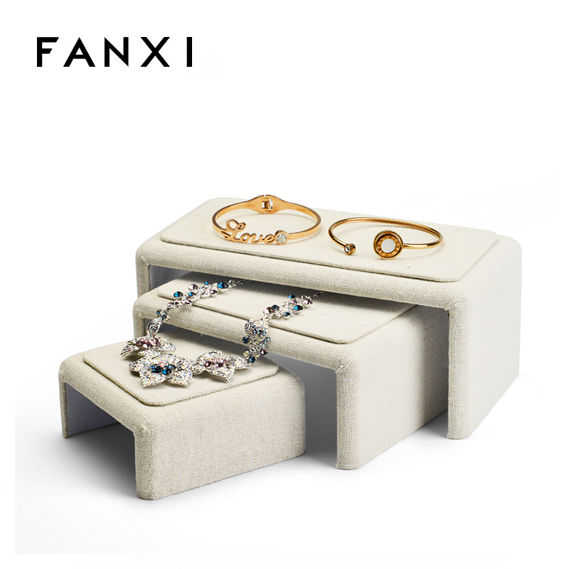 FANXI Direct Supplier China Creamy White Linen Holder Jewelry Display Set Necklace Bracelet Bangle Watch Exhibitor Jewelry Display Stand