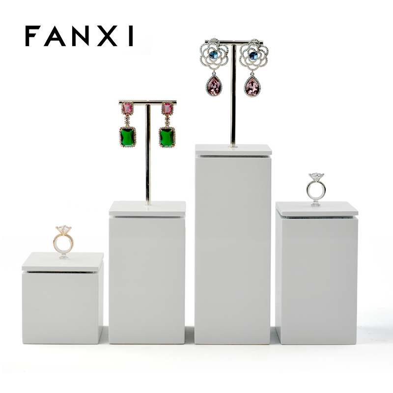FANXI Custom Logo Luxury white Glossy finish Lacquer with Metal Rack For Ring and Earrings Jewelry Display Holder