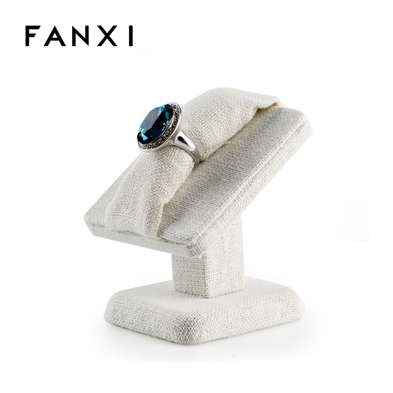 FANXI Factory Design And Manufacture Creamy White Linen Or Greay Velvet Ring Display Stand