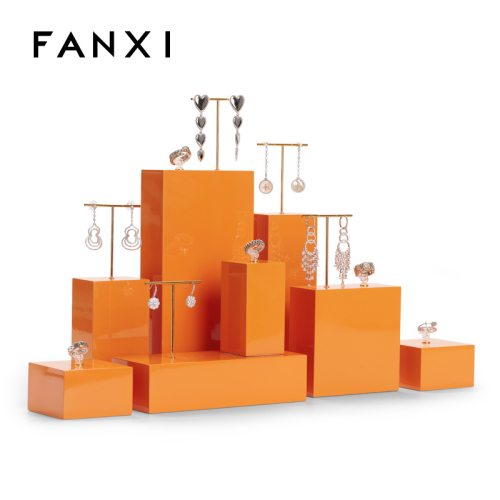 wood jewelry display_retail display jewelry_wooden jewelry stand