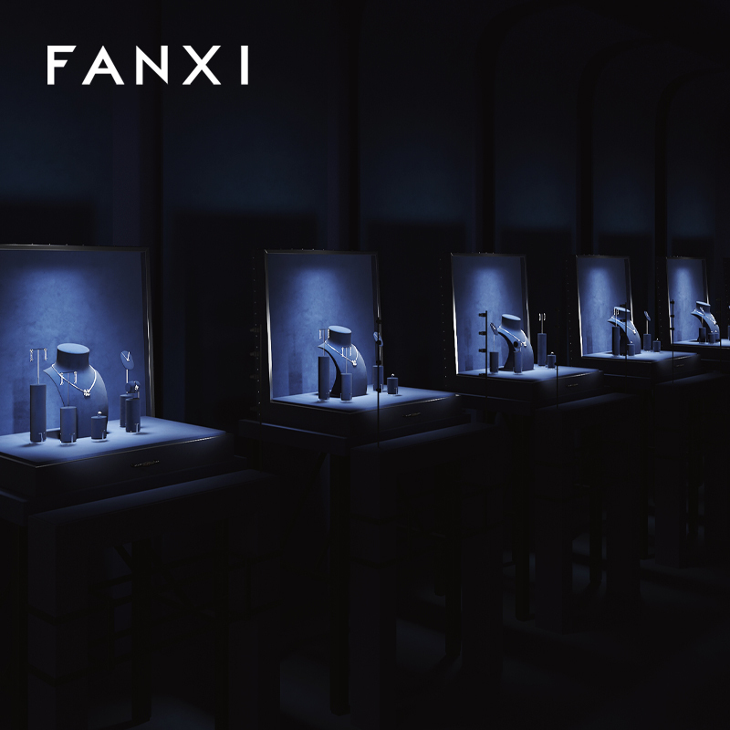 FANXI luxury leather and microfiber necklace display bust display stands