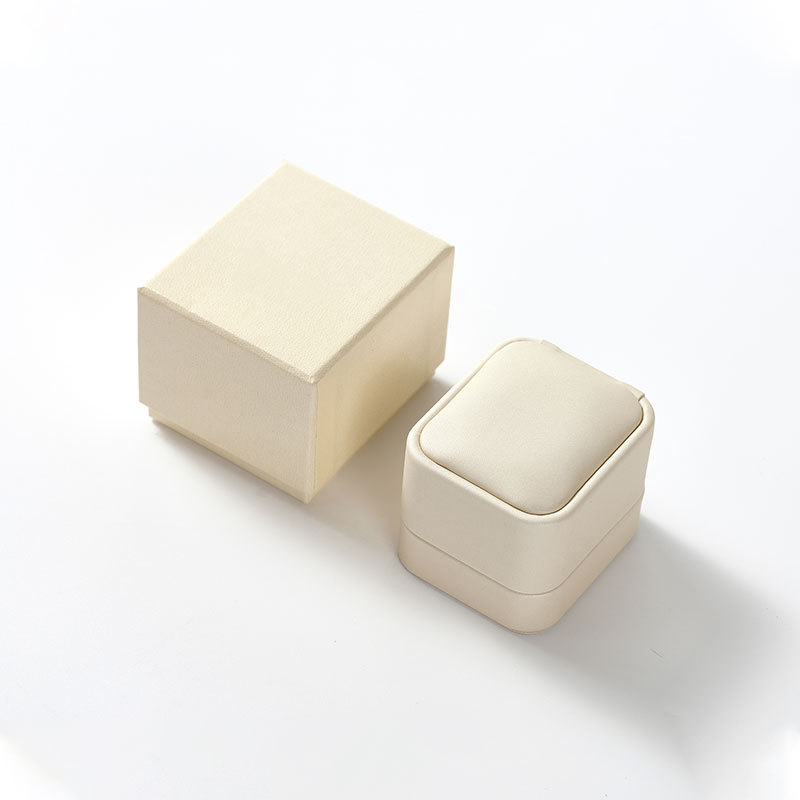 FANXI Custom beige leather Microfber Ring Box