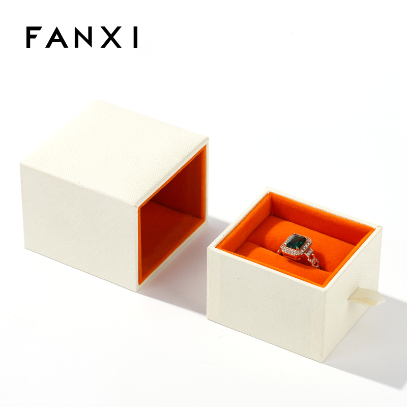FANXI Custom white velvet inside ring box