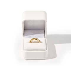 FANXI Custom white leather and velvet ring box