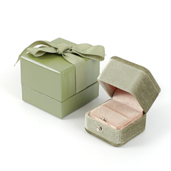 FANXI Custom green velvet ring box