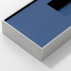 FANXI Custom blue leather with silver belt display seat