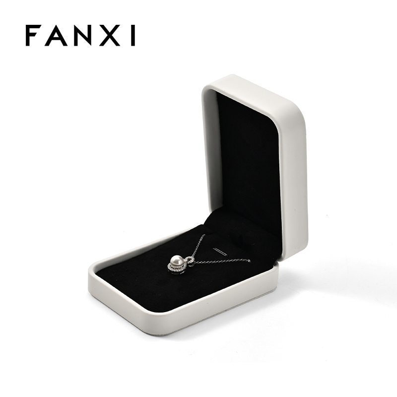 FANXI Custom white PU leather microfiber pendant box